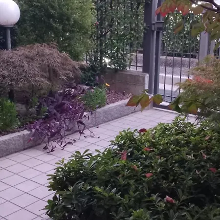 לינה וארוחת בוקר La Perla Del Naviglio 3*