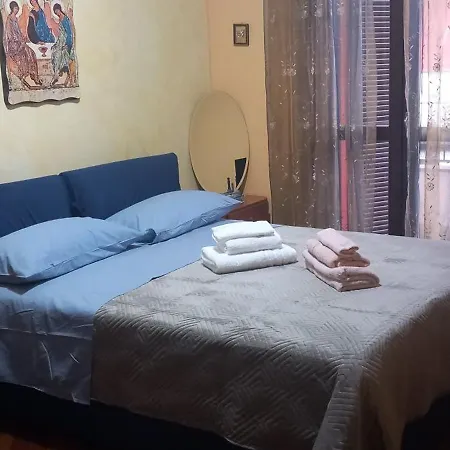 לינה וארוחת בוקר La Perla Del Naviglio 3*